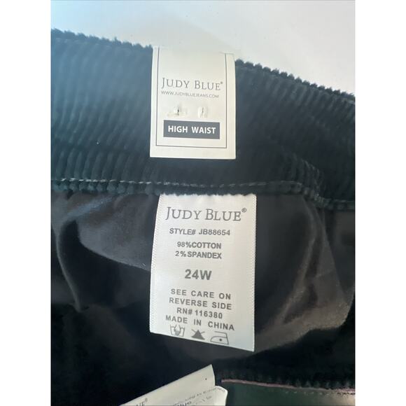 Judy Blue 24 W Emerald Green slimming Corduroy Wide Leg High Waist Pants 24W NWT - Picture 12 of 16